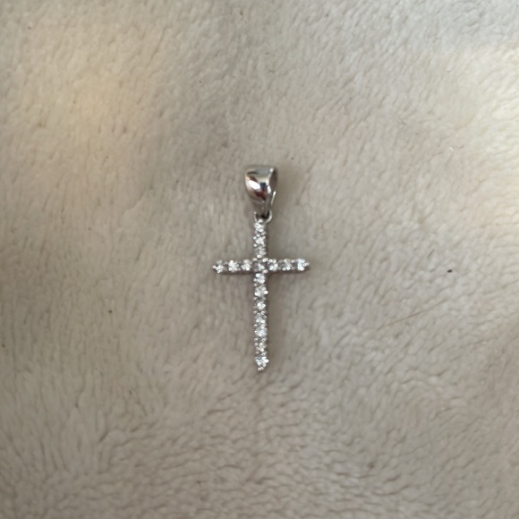 Beautiful Malakan Diamond Co. custom made 14k diamond cross pendant. - Picture 2 of 4
